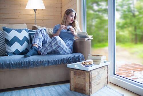 Relaxing is one of the keys to happiness, according to science.