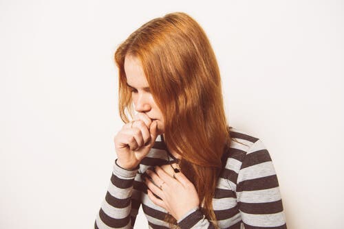 Det är normalt att hosta börjar med en torrhosta som senare utvecklas till en produktiv hosta.