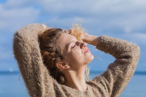 5 Natural Remedies to Protect Your Hair from the Sun