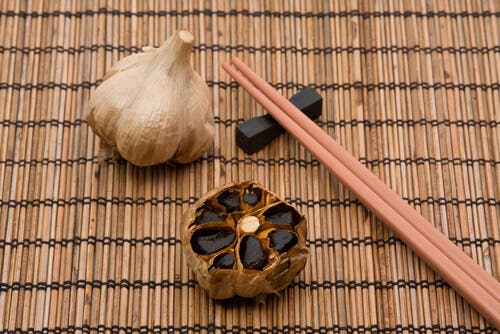 Black garlic to reduce cholesterol.