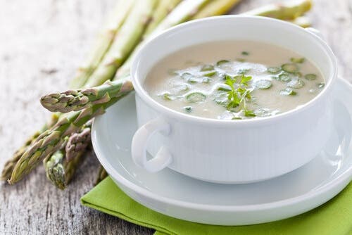 A bowl of cream of asparagus.