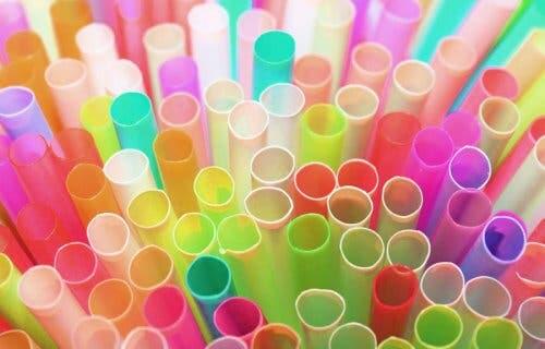 Colorful plastic straws.