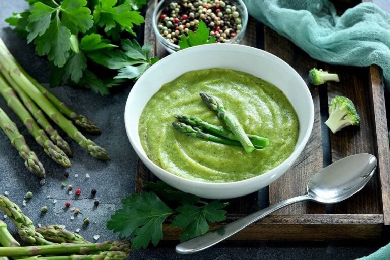 Cream of Green Asparagus Soup