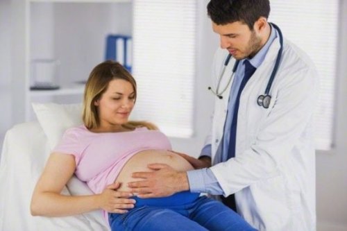 A pregnant woman getting a checkup.