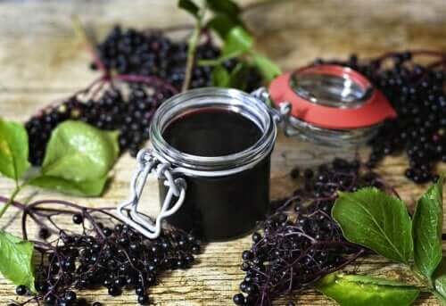 What Are the Evidence-Backed Benefits of Elderberry?