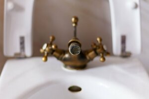 How To Remove Limescale and Calcium Stains from the Shower