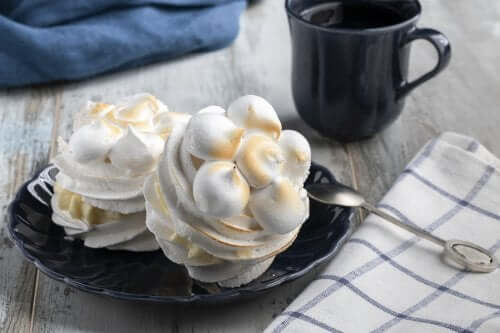How to Make Meringue with Vegan Ingredients