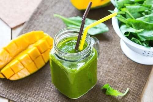 A green shake with mango.