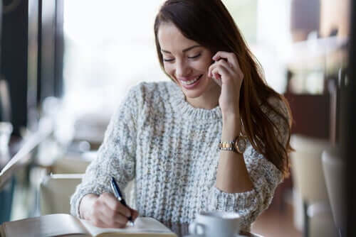 A woman on the phone.