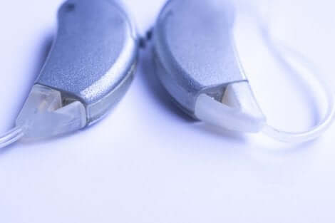 What Is a Cochlear Implant? What You Should Know - Step To Health