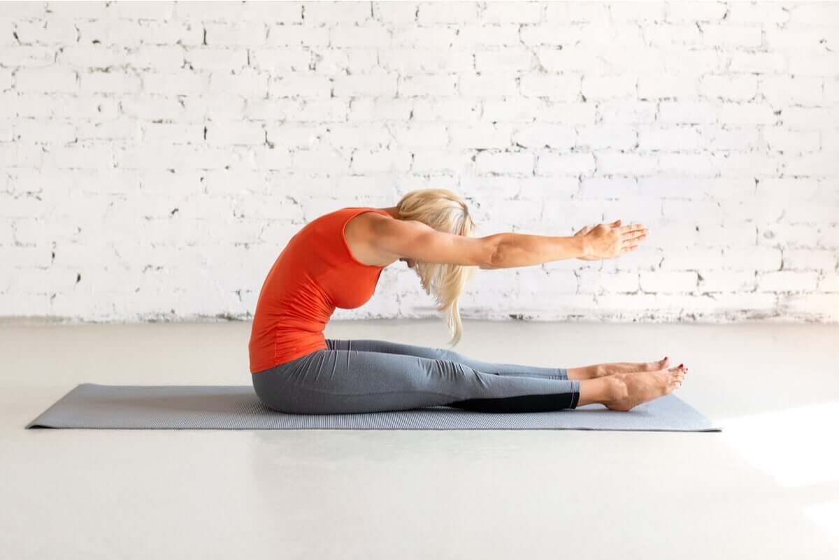 The Pilates spine stretch.