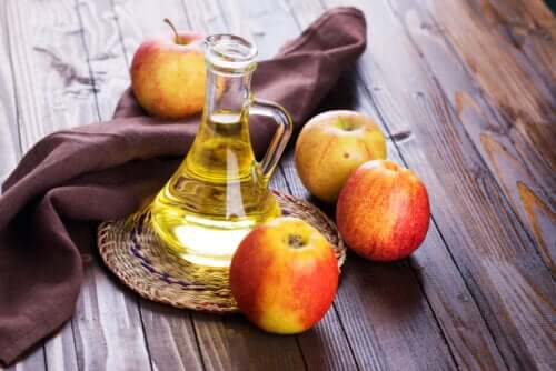 Vinegar as a Home Remedy for Dandruff