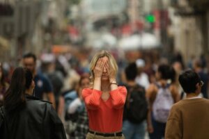 What Are the Symptoms of Agoraphobia?
