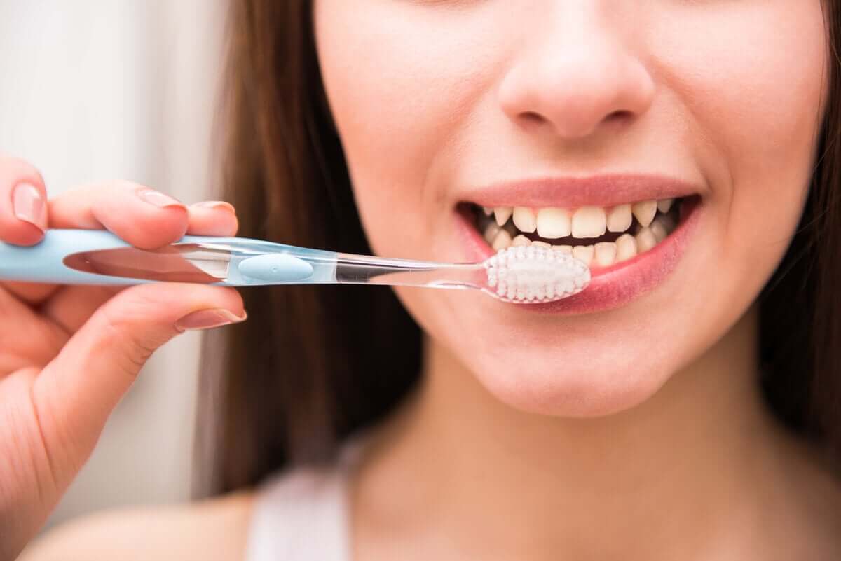 Oral hygiene is fundamental in reducing the risks associated with xerostomia.