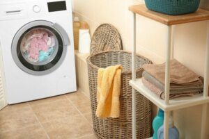 How to Remove Wet Towel Odor