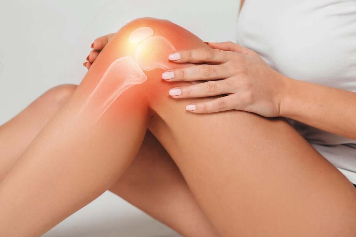 Knee sprain woman