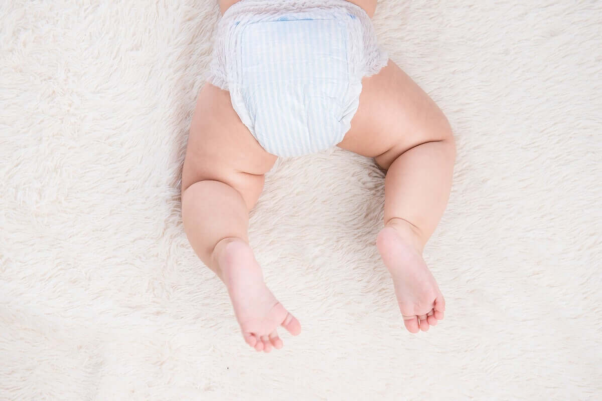 Töpfchentraining - Baby mit Windel