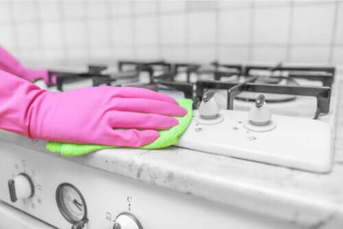 Vinegar as a Disinfectant Around the House