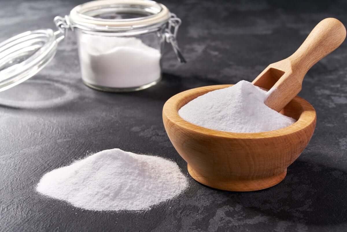 A bowl of baking soda.