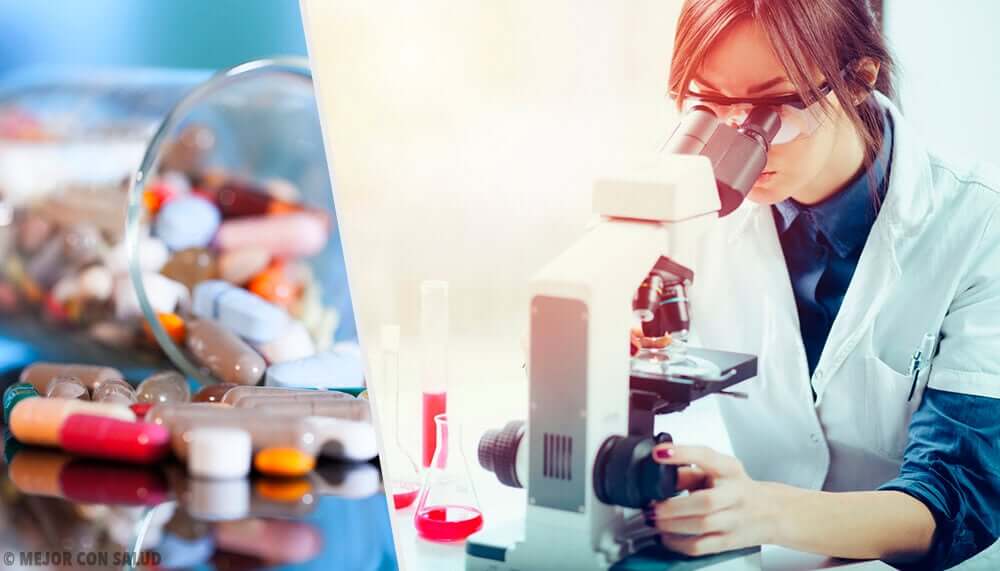 Laborant undersøger lægemidler