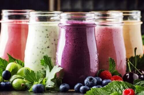 Fruit and Yogurt Smoothies: Why Make Them?