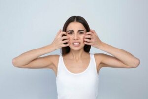 Perioral Dermatitis: Symptoms and Treatments