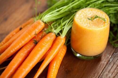 How to Make a Homemade Carrot Smoothie and its Benefits