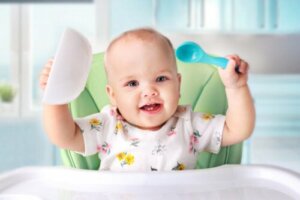 All About Introducing Solid Foods to Babies