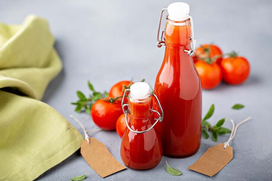 Tomato sauce should be consumed within 3 or 4 days after opening to prevent food poisoning.