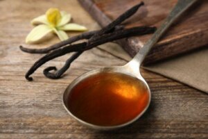 Vanilla Essence and Extract: What's the Difference?