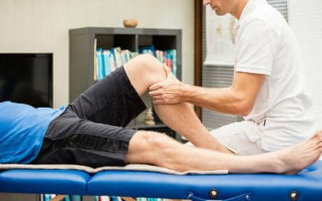 Mand giver massage