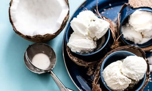 How to Make Dairy-Free Coconut Ice Cream