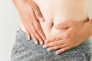 What Causes Abdominal Swelling After Meals?