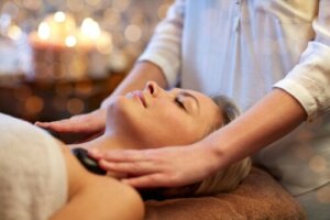 What is Hot Stone Massage and What Are the Benefits?