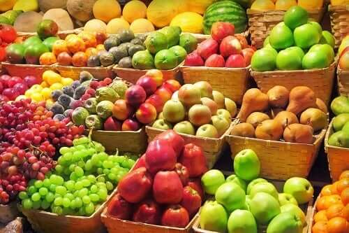 Verzehr von Obst und Gemüse - verschiedene Früchte
