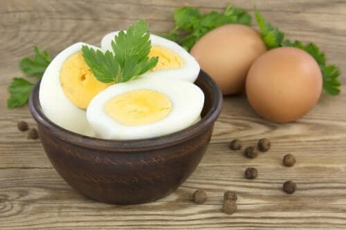 Abendessen um in Form zu bleiben - gekochte Eier