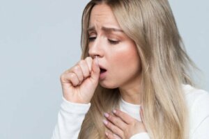 Chest Pain When Coughing: What Are the Causes?