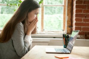 What Is Cyberchondria and How Do You Deal with It?