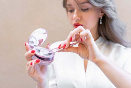 Advantages of Magnetic Eyelashes and Tips for Using Them