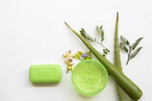 How to Make Moisturizing Aloe Vera Soap