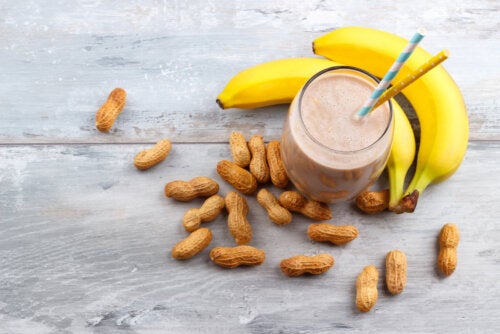 How to Make a Peanut Butter Banana Energy Shake