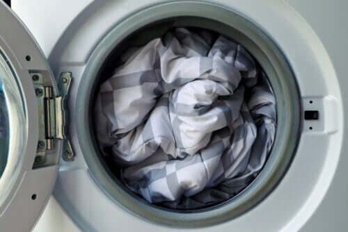 5 Tips on How to Wash Your Bedspreads