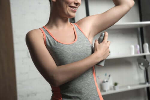 Deodorants: With or Without Aluminum Salts?