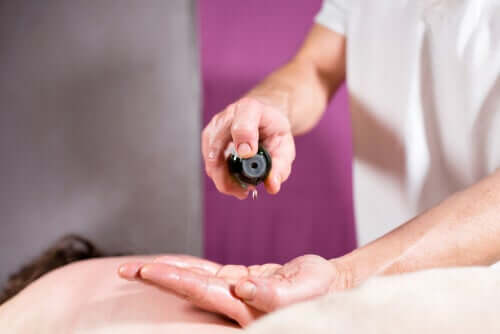 Can I Calm Neuropathic Pain With Essential Oils?