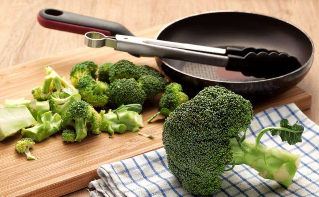 Broccoli and a pan.