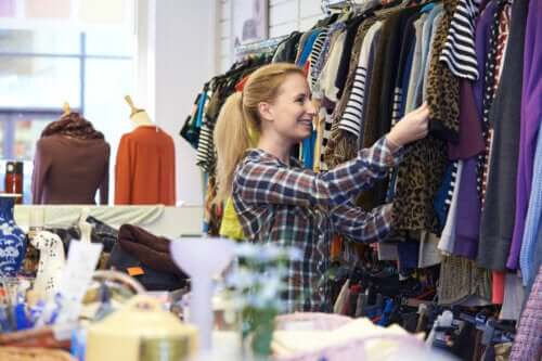6 Tips for Buying Second-Hand Clothes