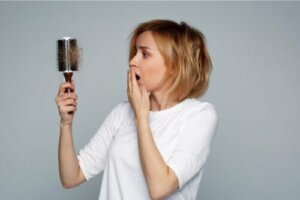 How to Deal with Hair Loss While Breastfeeding