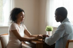 4 Tips for Speaking With Both Honesty and Empathy