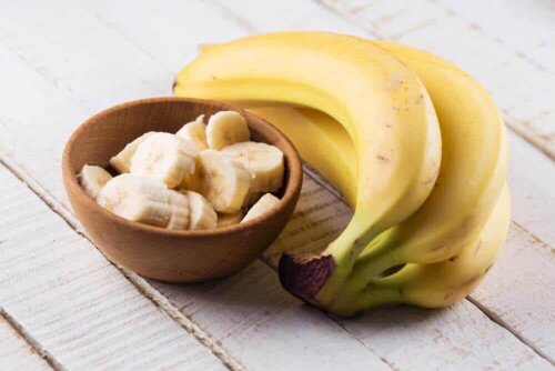 A bowl of bananas.