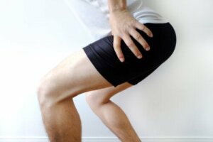 Causes, Symptoms and Treatments for a Hip Labral Tear